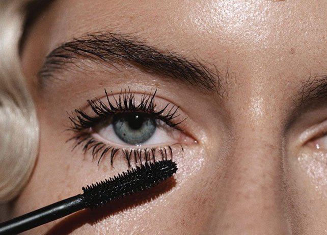      
    Discover organic and natural mascara, a beauty essential
  