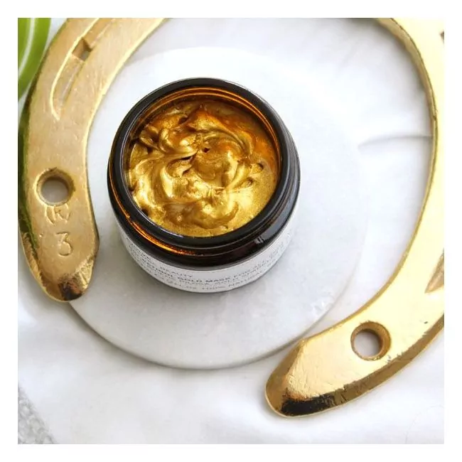 Evolve's Bio-Retinol Gold Mask Lifestyle