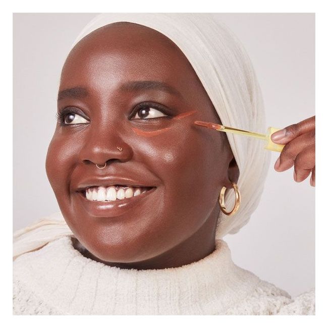 Kosas' 09 C Revealer concealer model