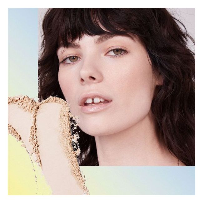 Kosas' Cloud Set Finishing Powder Airy Model2