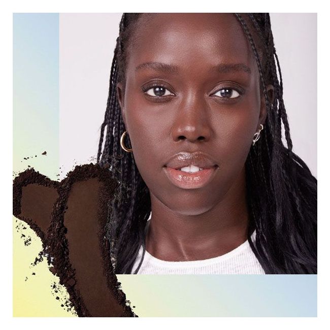 Kosas' Cloud Set Finishing Powder Dreamy Model2
