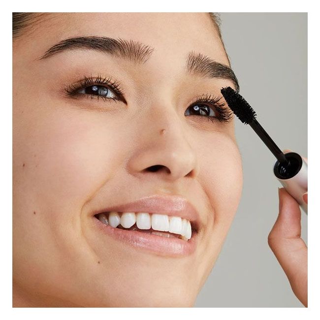Mascara volume Straight-Up RMS mannequin