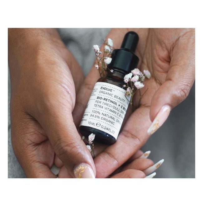 Evolve's Bio-Retinol + C Booster Face Serum Model