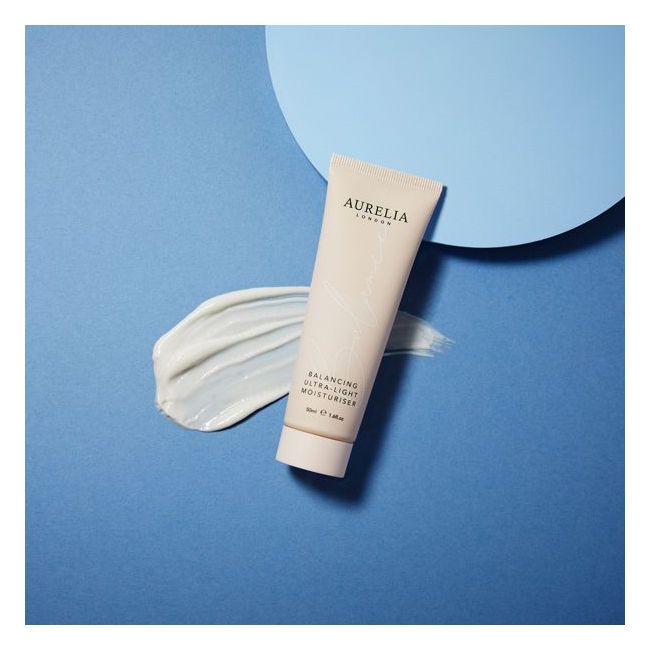 Aurelia London's Balancing Ultra-Light Natural Hydrating Cream Texture