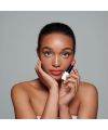 Rouge à lèvres vegan Lily Lolo Coral Crush mannequin