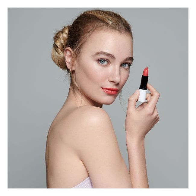 Rouge à lèvres vegan Lily Lolo Coral Crush model