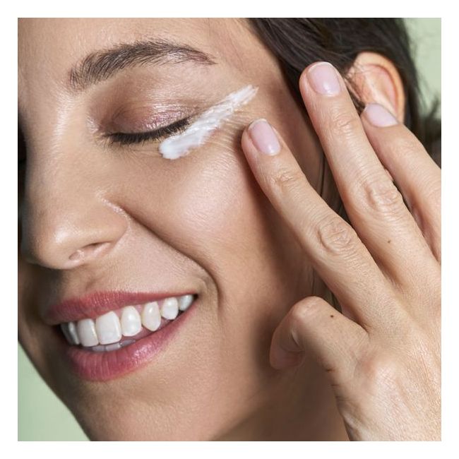 Crème contour des yeux Bio-Barrier Superkind Tata Harper Mannequin