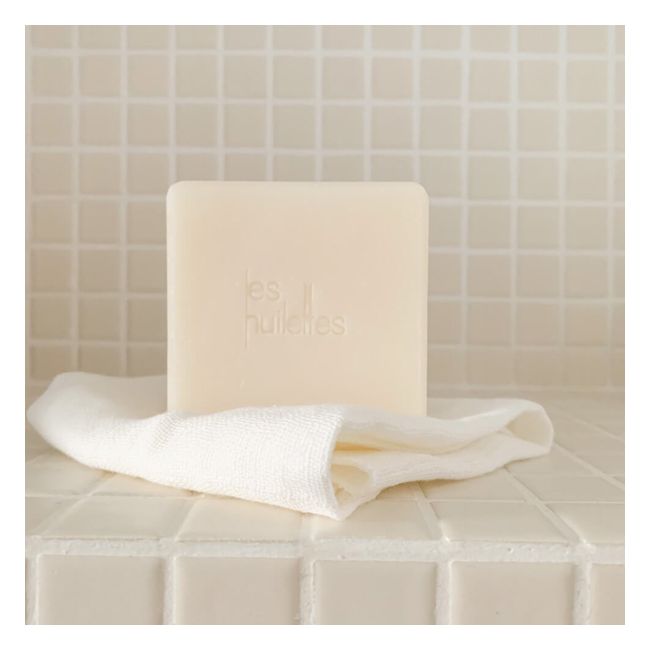 Les Huilettes' Extra-gentle Organic nourishing soap Lifestyle