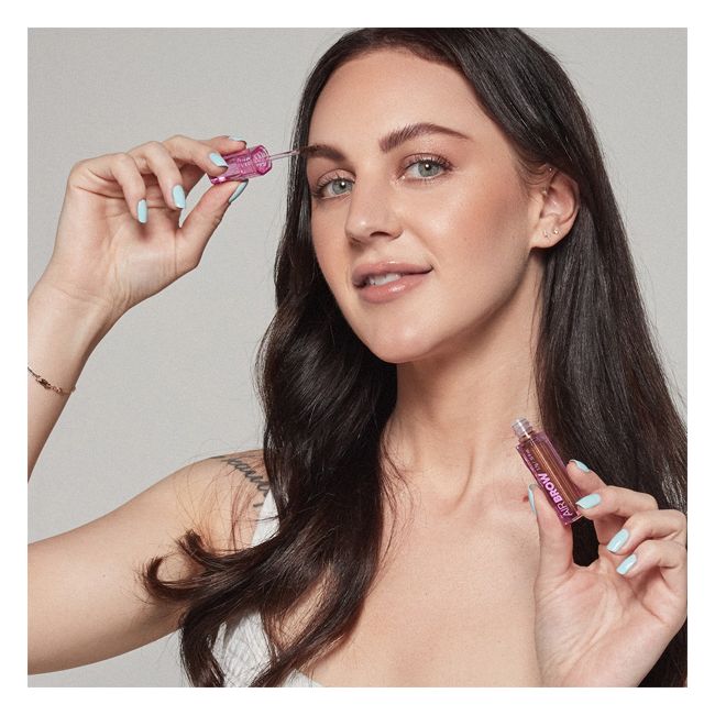 Kosas' Medium Brown Air Brow tinted gel Brow mascara Application