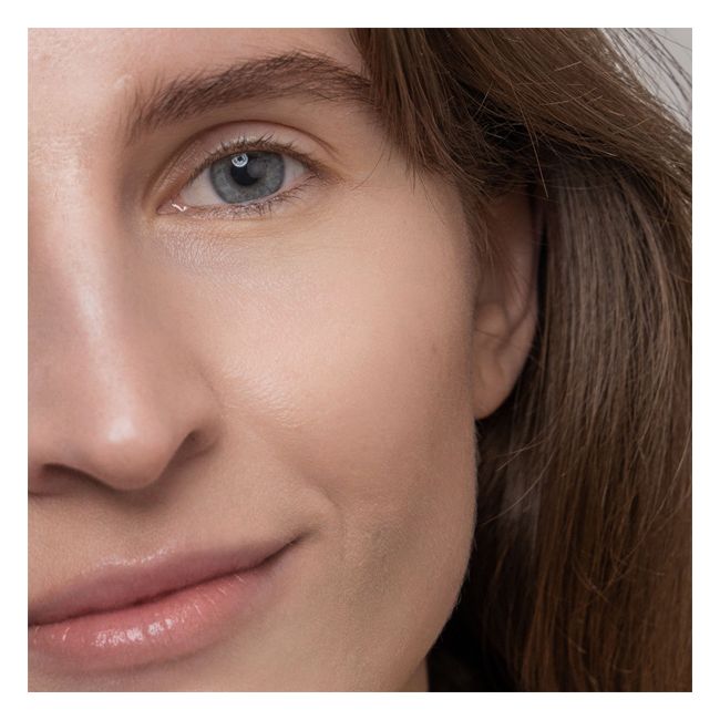 Madara's Anti Pollution SPF 15 Beige Organic CC Cream Model