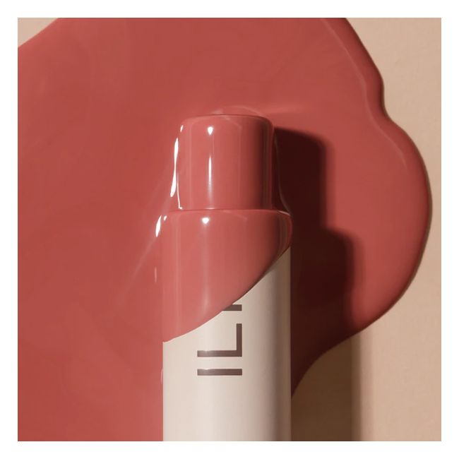 Ilia's Hold Me Balmy Tint tinted lip balm Lifestyle