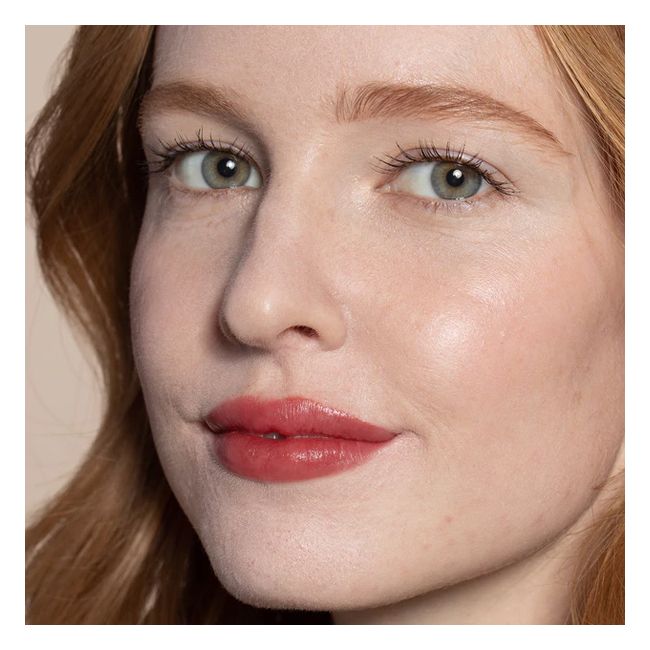 Ilia's Lady Balmy Tint tinted lip balm Model
