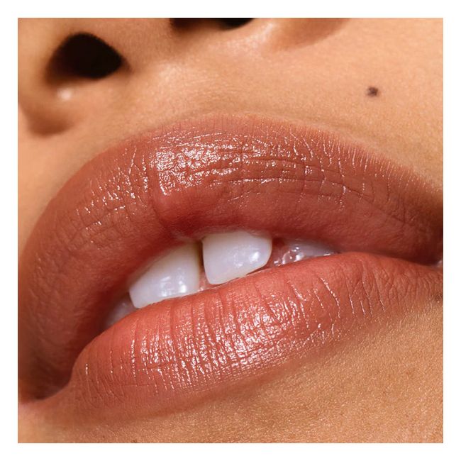 Ilia's Faded Balmy Tint tinted lip balm Application