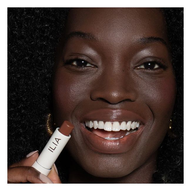 Ilia's Faded Balmy Tint tinted lip balm Lifestyle