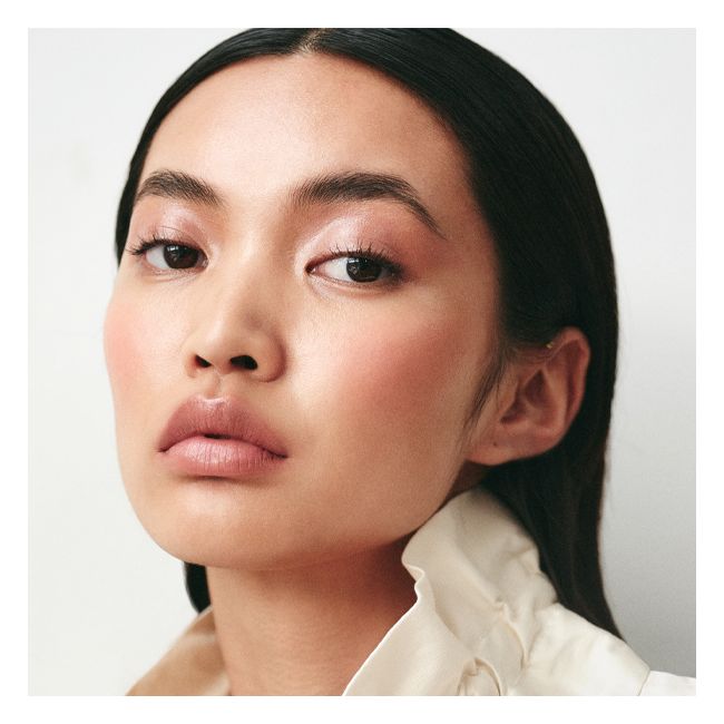 Manasi 7's Eye Glow Colour Ayame Cream eye shadow Model
