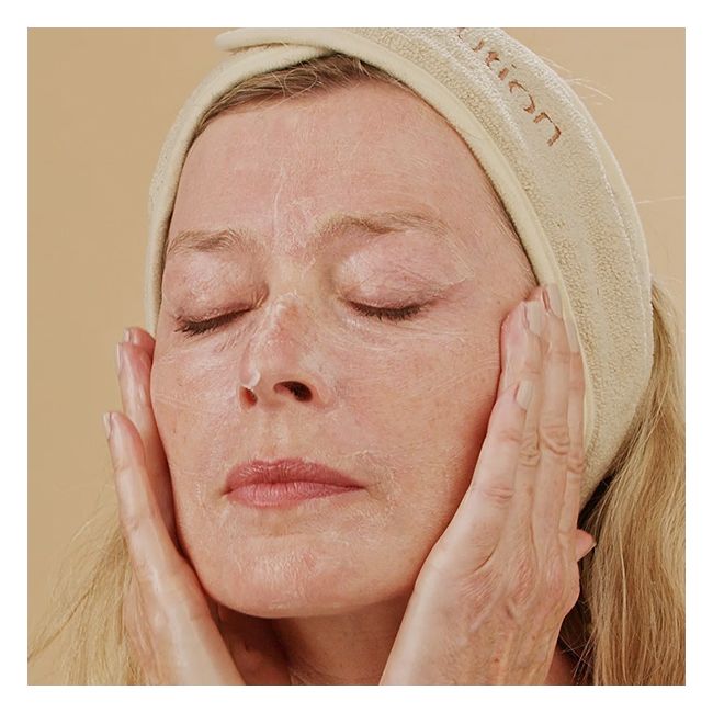 Démaquillant bio crème douce démaquillante Absolution Application