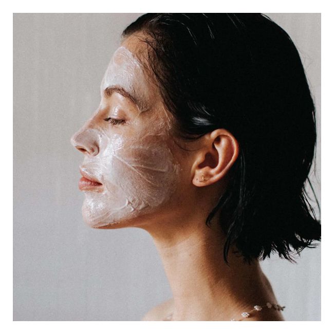 Absolution's Comforting rich Organic face mask Model