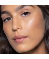 Palette maquillage naturel multi-stick joues et lèvres Ilia Beauty Application