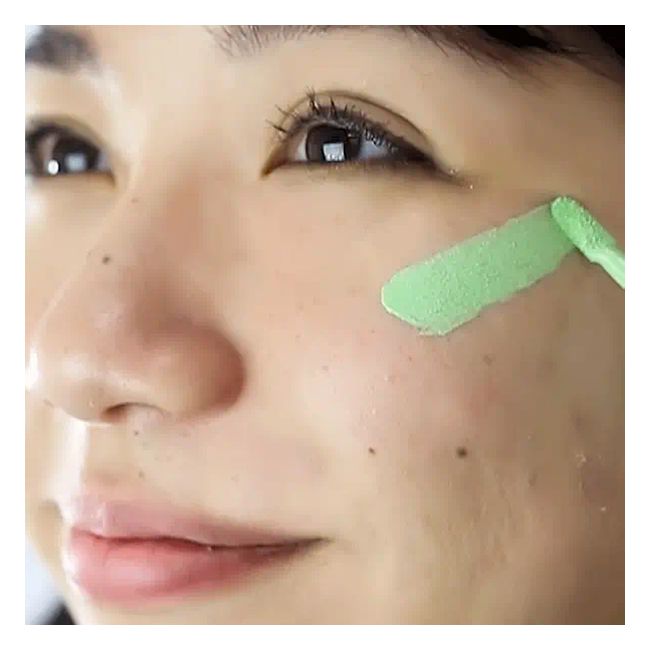 100% Pure's 2nd Skin Green correcteur Application