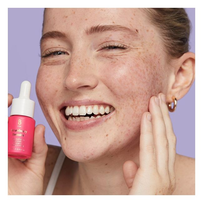 Bybi's Strawberry booster Face oil Model