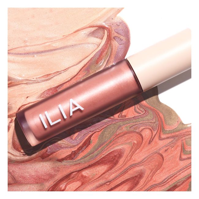 Ilia Beauty's Mythic Liquid eyeshadow Lifestyle