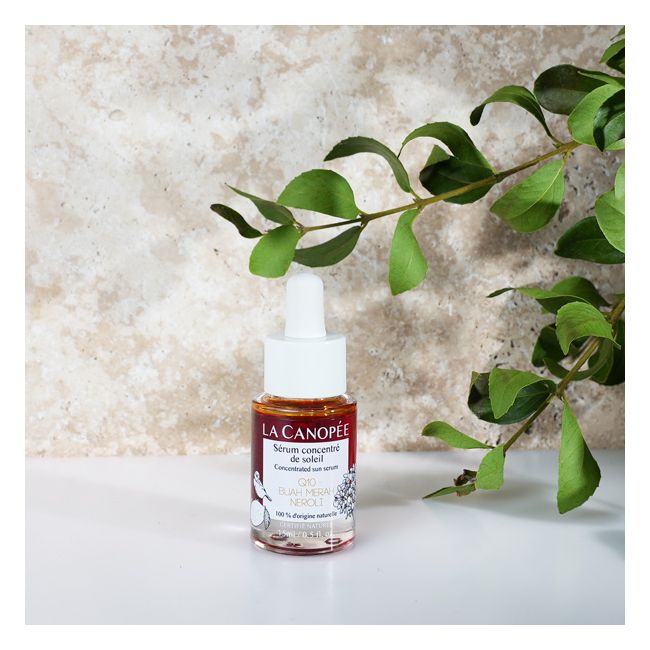 La Canopée's Sun Concentrate Natural face serum Lifestyle