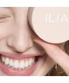 Ilia Beauty's Soft Focus Finishing Powder Model