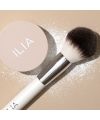 Ilia Beauty's Soft Focus Finishing Powder Application