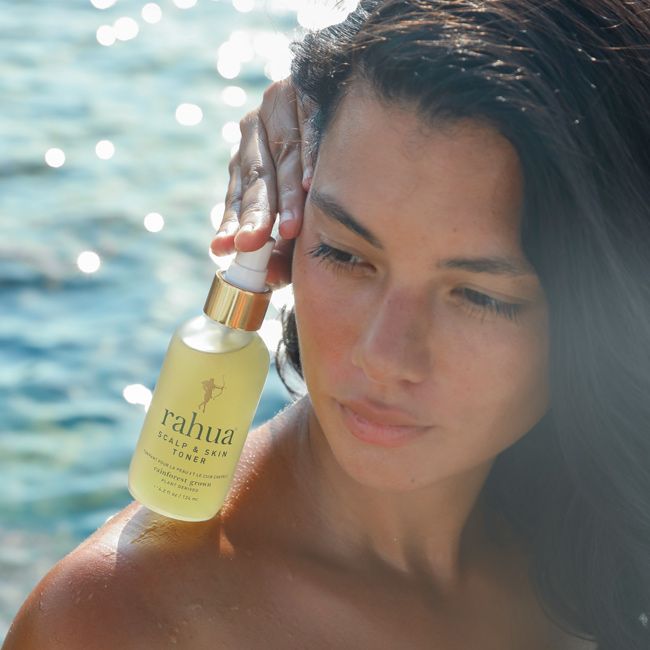 Rahua's Scalp and skin toner mist Model Lifestyle