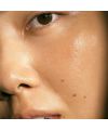 Masque naturel visage gommant Peel 7% AHA et argile Madara Mannequin