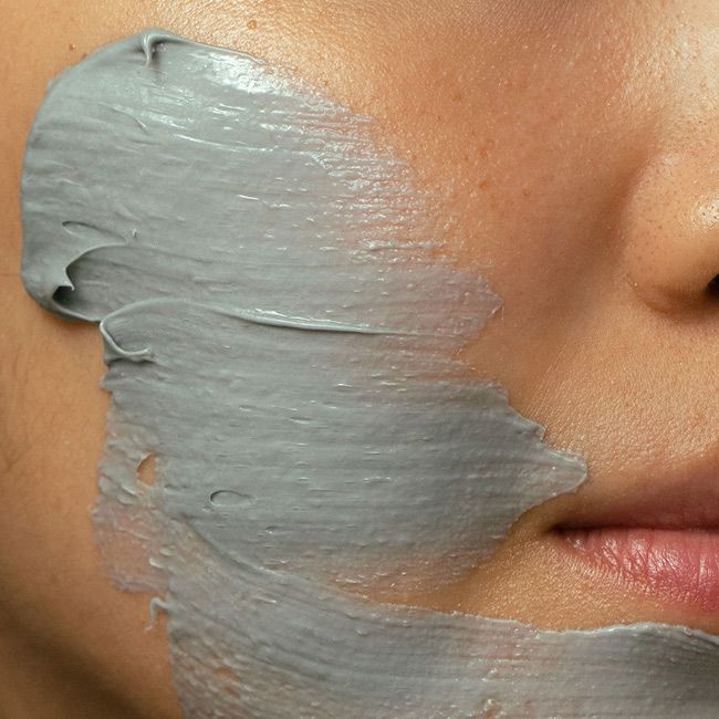 Madara's Exfoliating Peel mask 7% AHA and clay Natural face mask Application