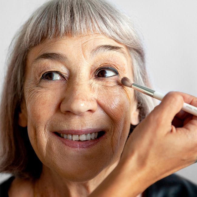 Ere Perez's Dos Lychee Cream Natural concealer Application