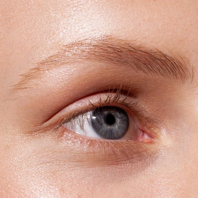 Madara's Grow & Fix Tinted Brow gel Smoky Blonde Application