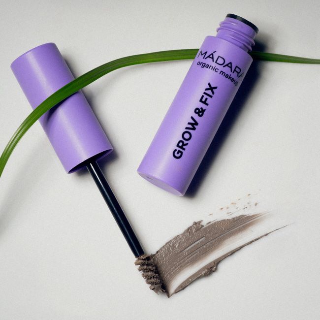 Madara's Grow & Fix Tinted Brow gel Frosty Taupe Lifestyle
