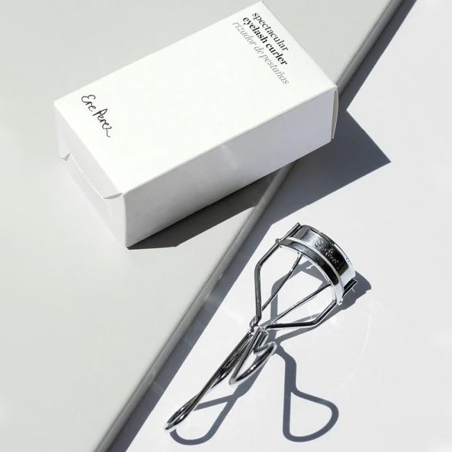 Ere Perez's Spectacular eyelash curler Packaging