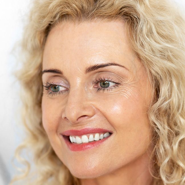 Ere Perez's Carrot Colour Pot Hello Organic tinted balm Application