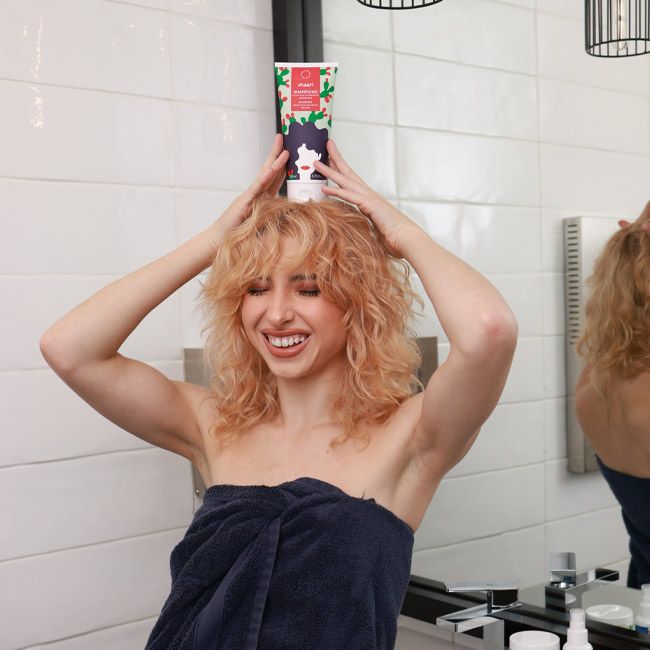 Shaeri's Nourishing Prickly Pear shampoo model