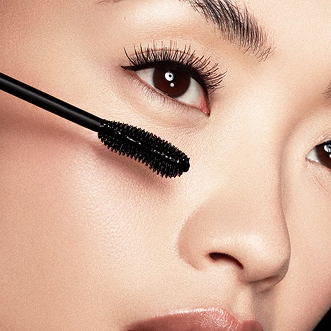 Mascara bio Le Noir Cassiopee Le Rouge Français mannequin