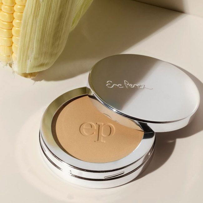 Ere Perez Natural Transparent Corn Finishing Powder lifestyle