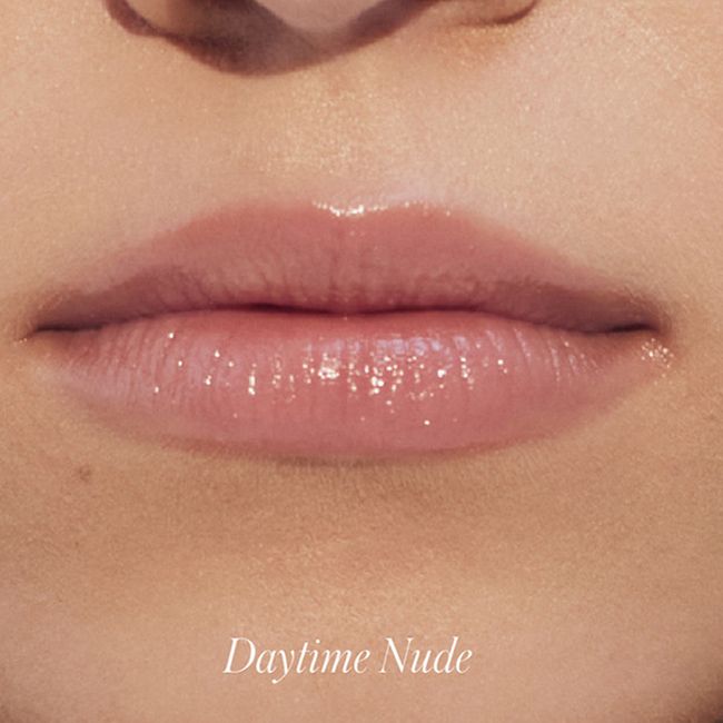 Crayon contour des lèvres go nude lip pencil Daytime nude RMS Beauty model