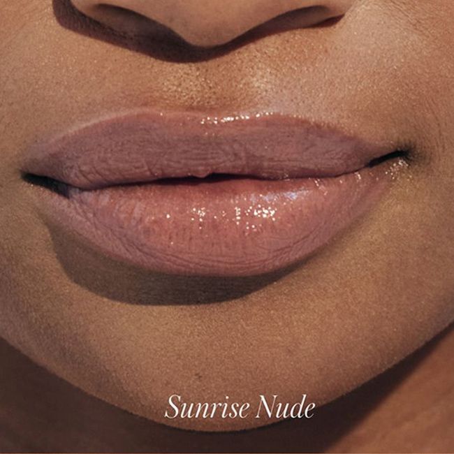 RMS Beauty Sunrise nude lip pencil Go nude model