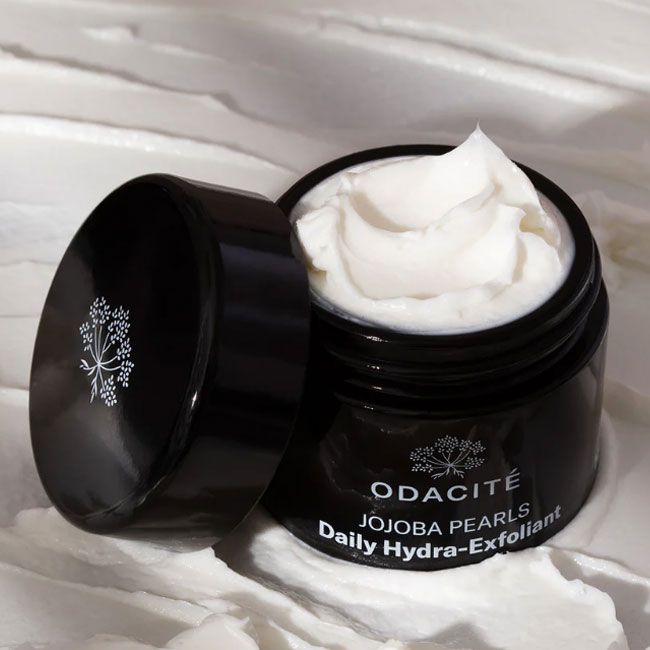 Odacité daily hydra exfoliant Jojoba Pearls lifestyle