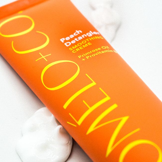 Pomelo Peach Detangler hair detangling cream lifestyle