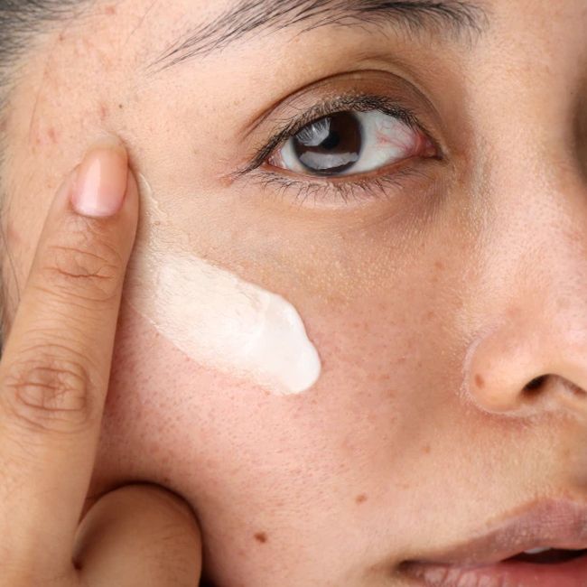 100% pure Primer maquillage base de tient lumineuse Luminous Primer mannequin