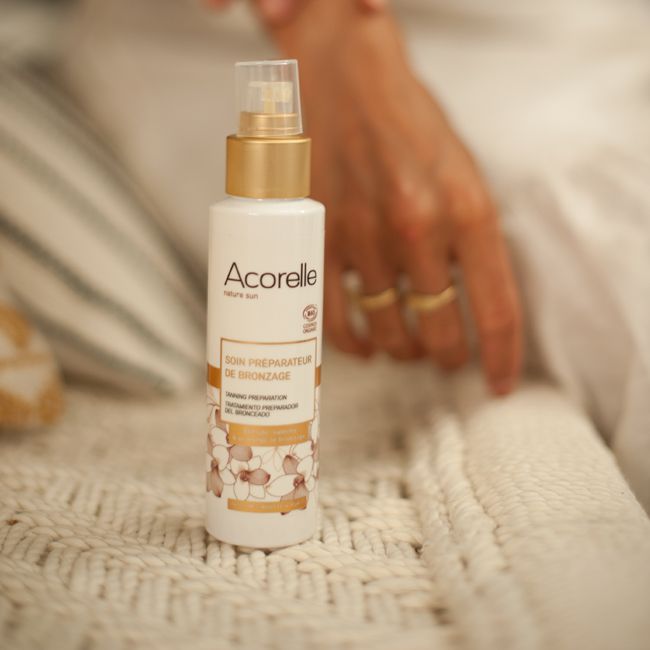 Soin préparateur de bronzage Acorelle lifestyle