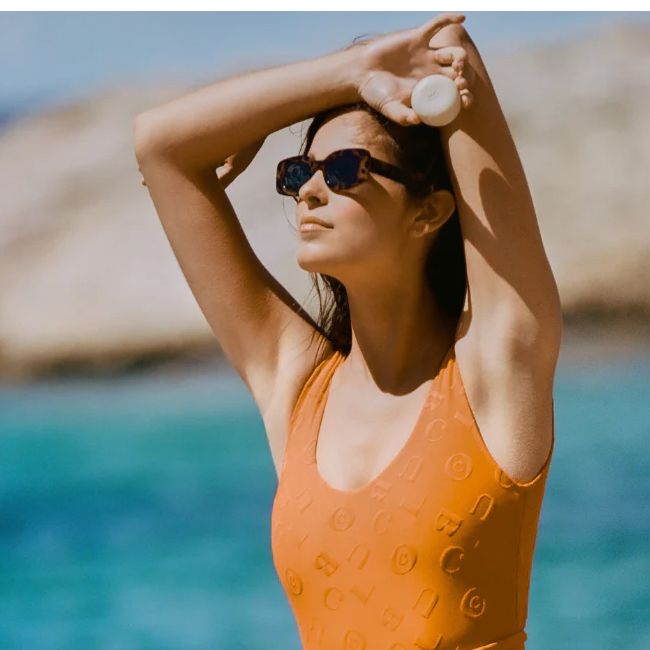Soin cheveux après-soleil solide Umai mannequin