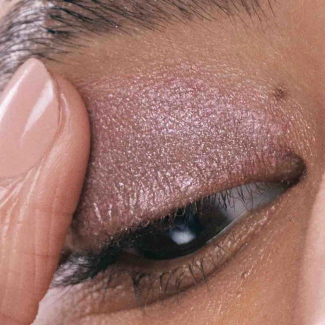 Fard à paupières liquide Visionist metallic mauve Gitti mannequin
