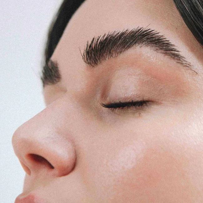 Gitti' dark brown Berlin Brow gel mannequin