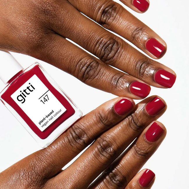 Vernis naturel à base de plantes Real Red Gitti mannequin