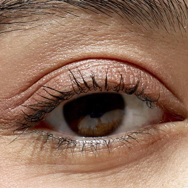 Fard à paupières liquide Visionist copper sheen Gitti cosmétique mannequin